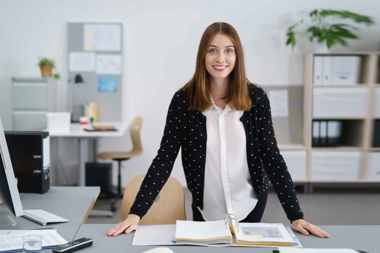 asesoria para autonomos en Valencia – chica joven asesoria para autonomos en Valencia - chica joven