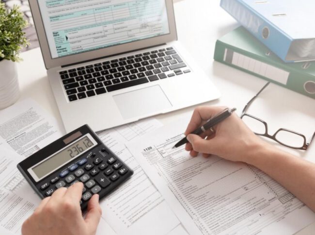 asesoría para la declaración de la renta en Valencia - gafas