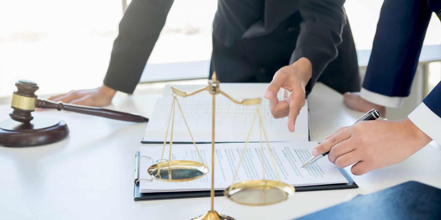 asesoría fiscal para SL en Valencia - balanza