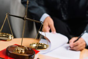 asesoramiento legal para tienda online - firma de contratos
