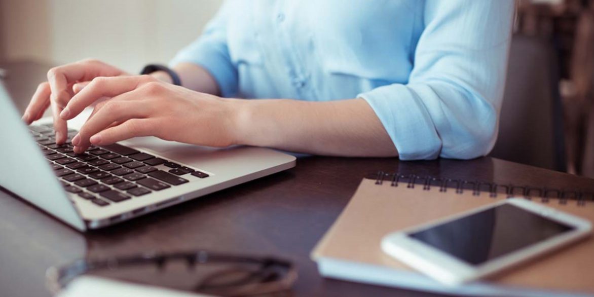 certificado digital no presencial en Valencia - mujer