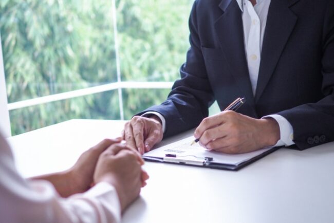 Asesoría laboral en Valencia - traje