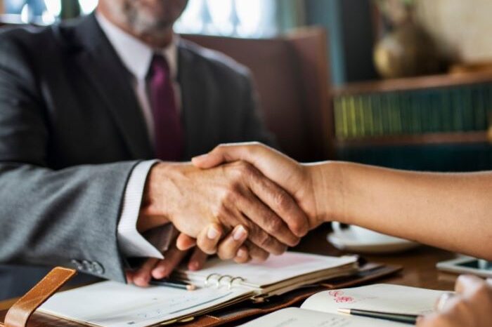 Asesoramiento notarial en Valencia – Apretón Asesoría especializada en SL en Valencia - Azul