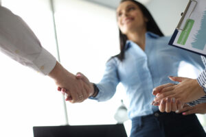 asesoría laboral en Valencia-mano